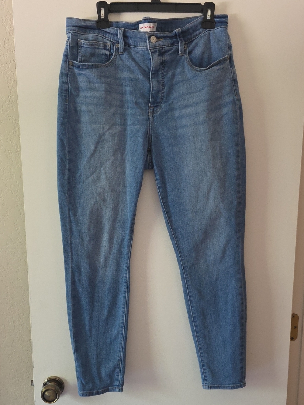 Lucky Brand Skinny Jeans in Light Blue Wash
